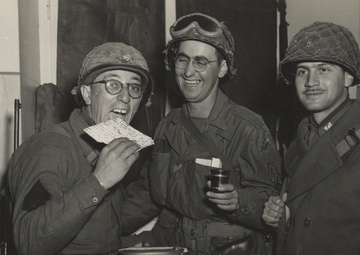 Rainbow Haggadah Reminds Jewish GIs of the Meaning of Freedom