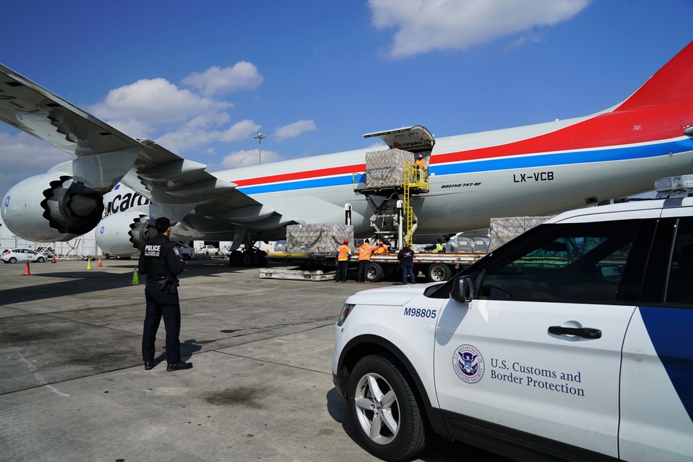 CBP Office of Field Operation Ofﬁcer Monitors the Delivery of Personal Protective Equipment
