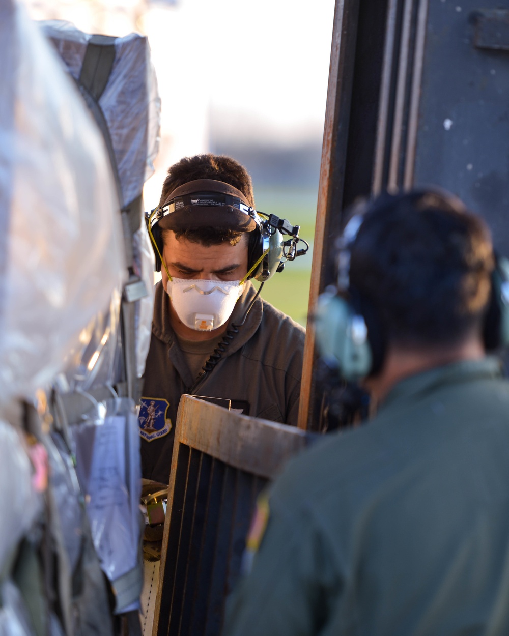 California Air National Guard delivers supplies to Illinois