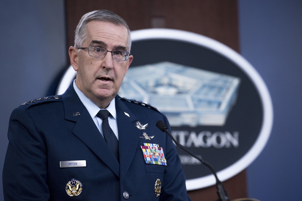 DVIDS - Images - Top Defense Officials Brief on COVID-19 [Image 7 of 10]