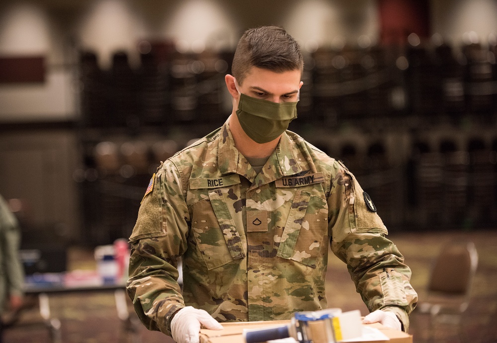 Idaho National Guard helps build food boxes for hungry students