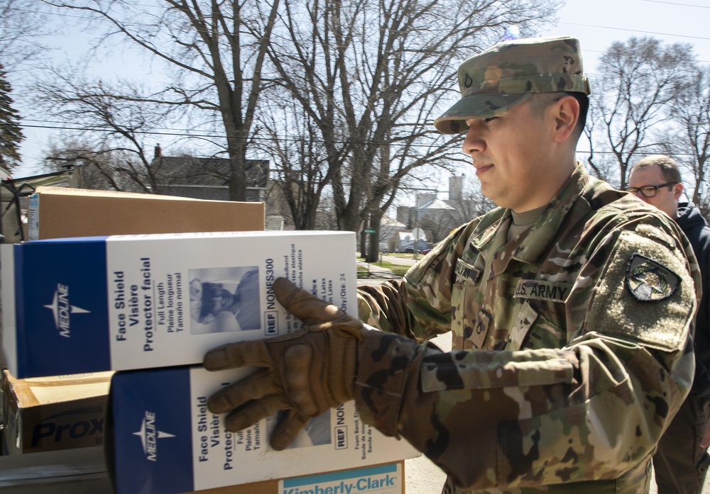 Iowa National Guard Couple Combats COVID-19