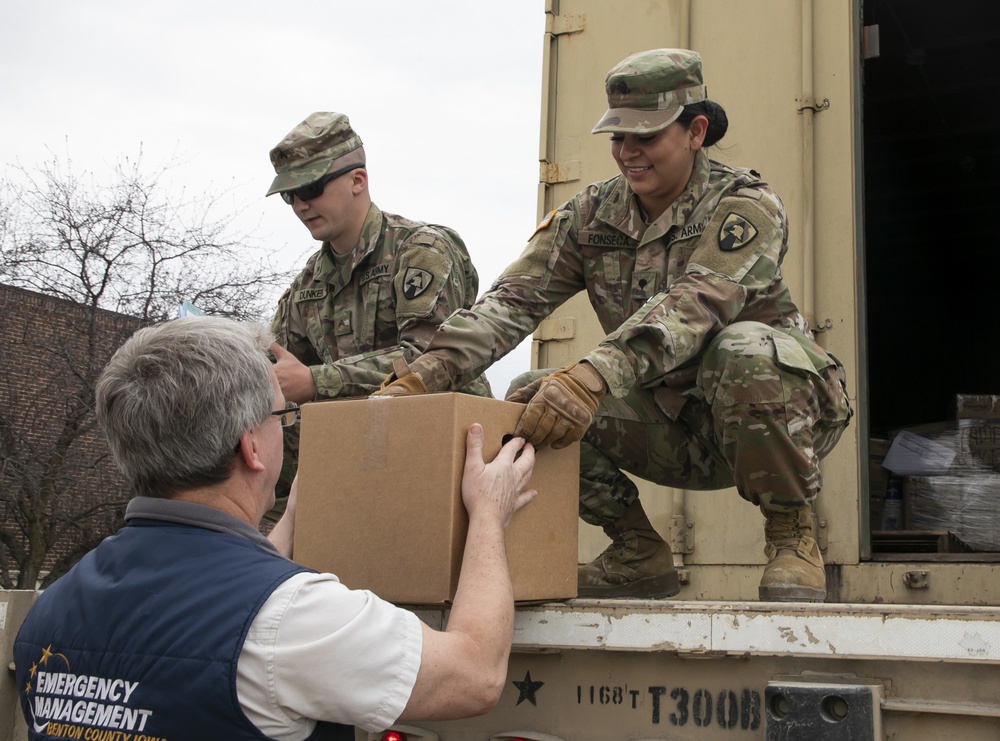 Iowa National Guard Couple Combats COVID-19