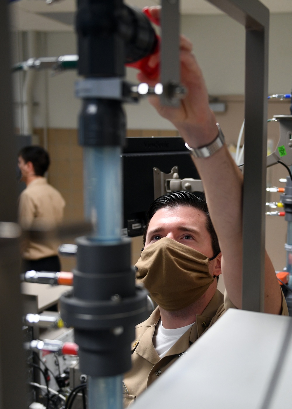 NNPTC Students train in basic fluid theory laboratory