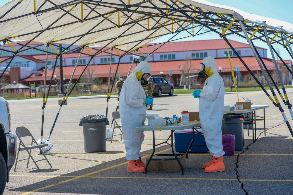 Nebraska Guardsmen Support COVID-19 Mobile Testing in Grand Island