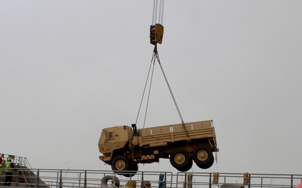Field Hospital Completes Arrival at Port of Shuaiba