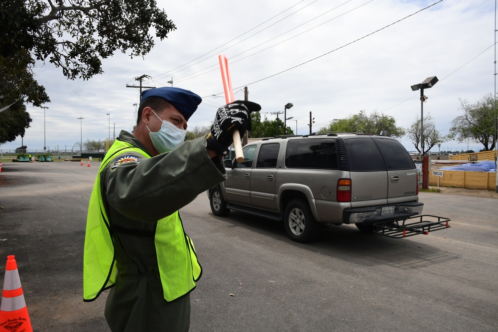 146th Airlift Wing Assist FoodShare Ventura County Food Drive