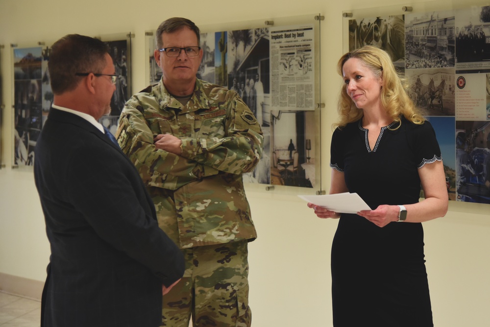 Gov. Ducey, Maj. Gen. McGuire, Dr. Christ tour Phoenix St. Luke’s Hospital