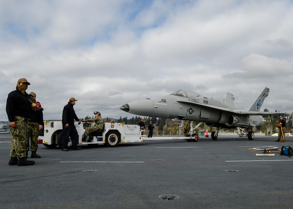 Nimitz Sailors Move Aircraft