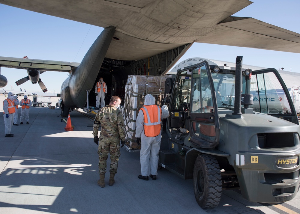 UTANG helps transfer humanitarian aid to Ecuador