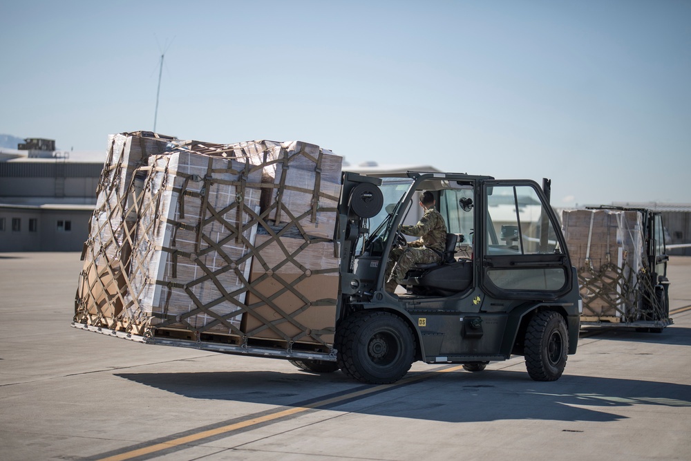 UTANG helps transfer humanitarian aid to Ecuador