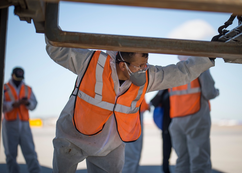 UTANG helps transfer humanitarian aid to Ecuador