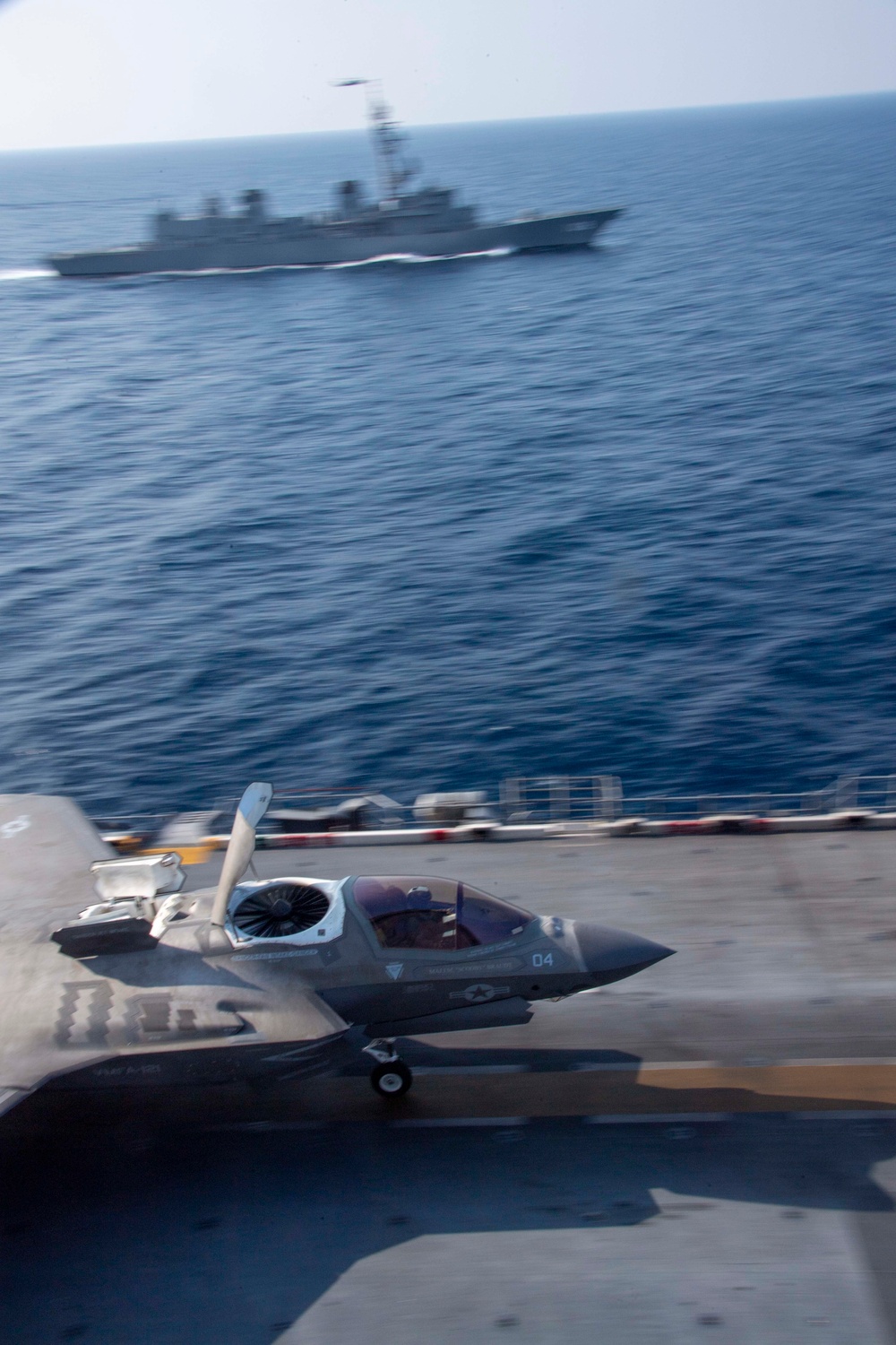 America, Akebono sail together in East China Sea