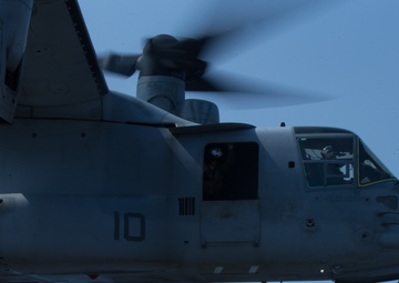 Marines with 31st MEU conduct flight operations aboard USS America