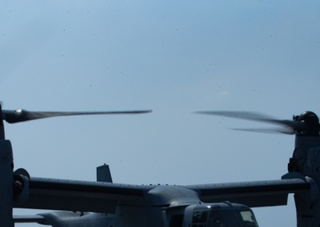 Marines with 31st MEU conduct flight operations aboard USS America