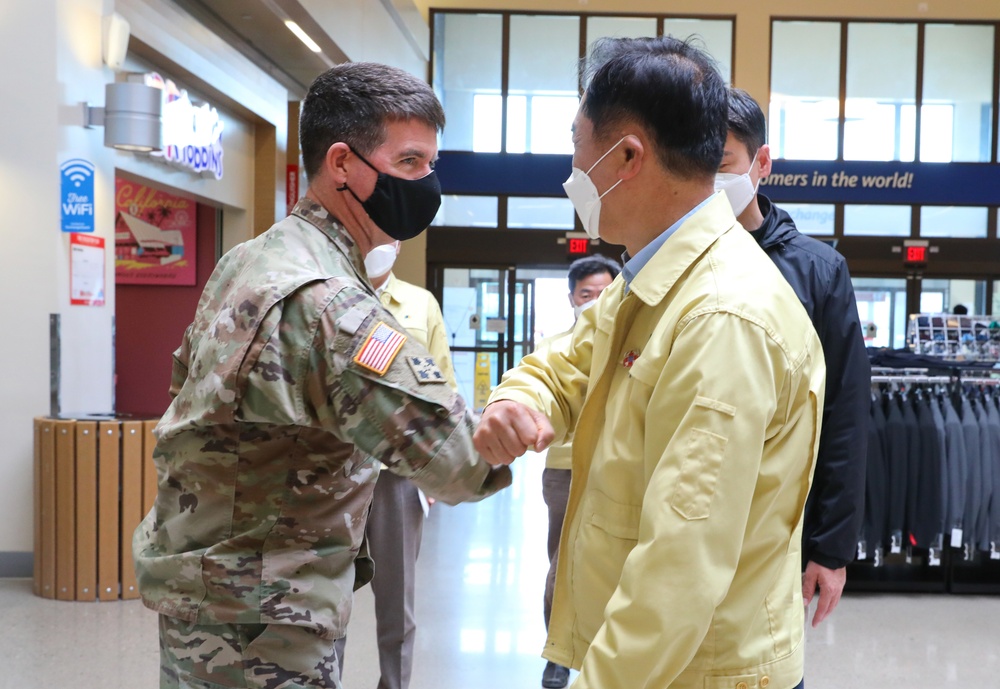 Pyeongtaek mayor invited to see USAG Humphreys coronavirus measures