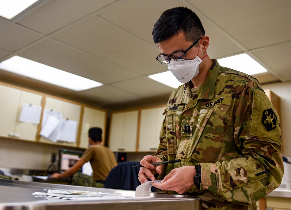 Army Reserve Pharmacists Augment USNS Comfort