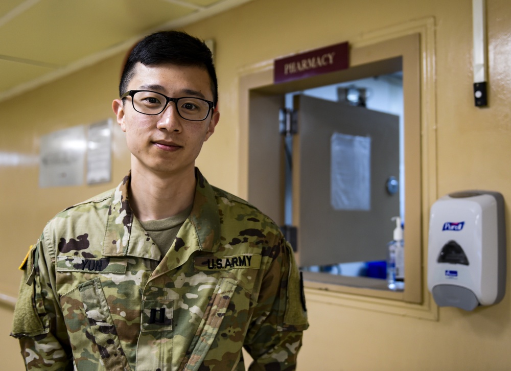 Army Reserve Pharmacists Augment USNS Comfort