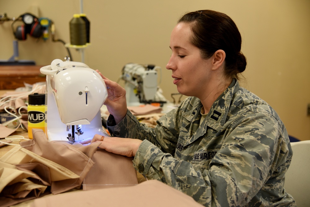 Copperheads construct protective masks