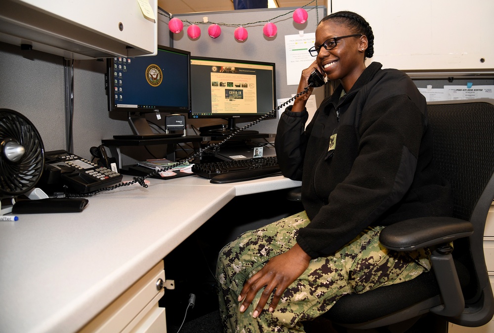 Detailers assist Sailors during COVID-19 pandemic