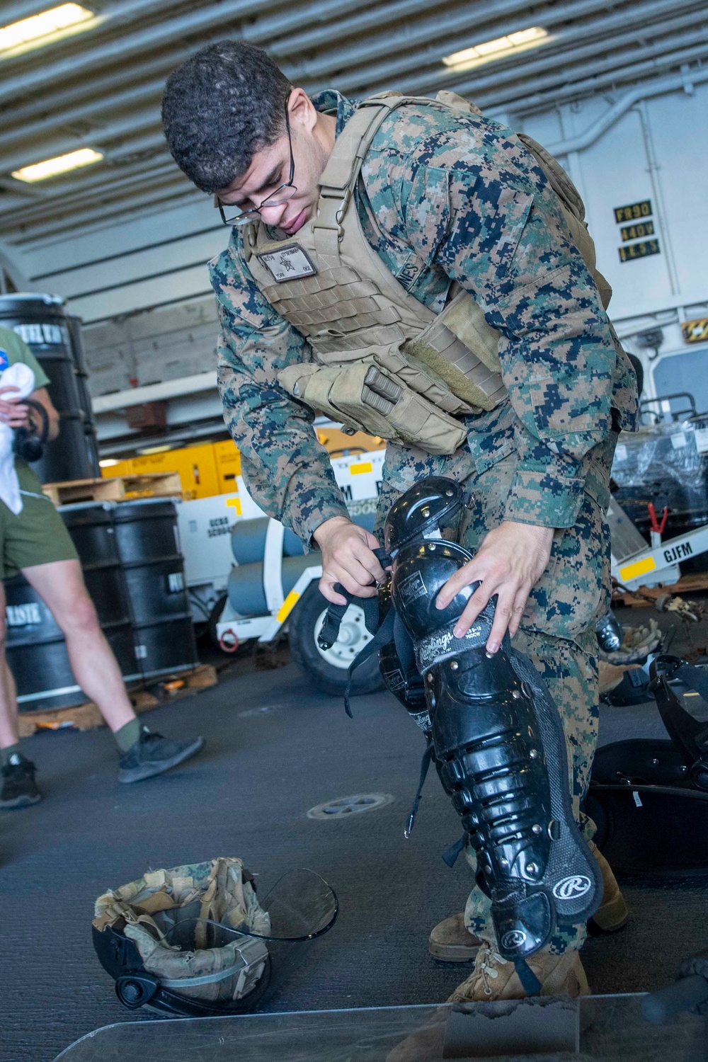 31st MEU Conducts Crowd Control Training