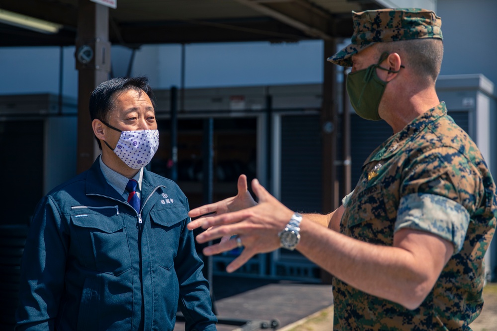 Iwakuni City Mayor Fukuda tours MCAS Iwakuni