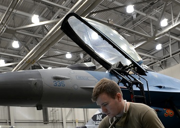 Avionics Airmen keep Aggressors in the air