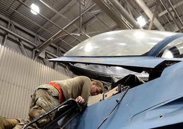 Avionics Airmen keep Aggressors in the air