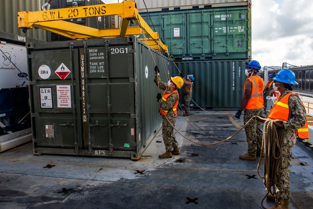 Sailors and Marines Offload EMF From USNS DAHL