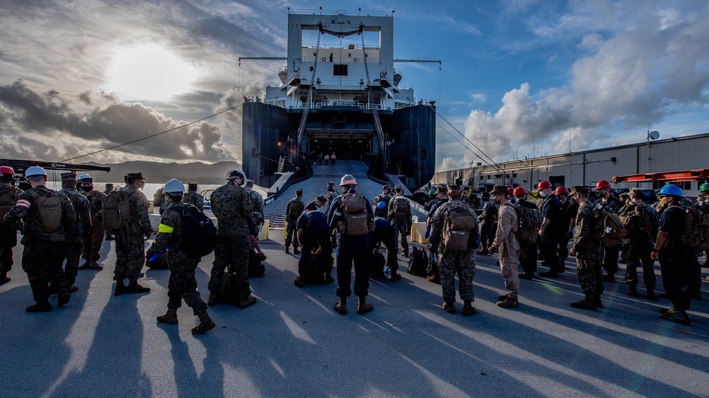 Sailors and Marines Offload EMF From USNS DAHL