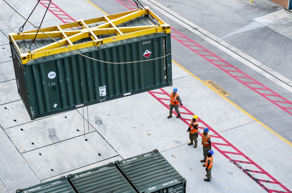 Sailors and Marines Offload EMF From USNS DAHL