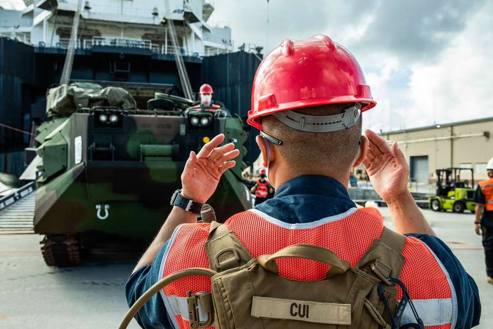 Sailors and Marines Offload EMF from USNS DAHL