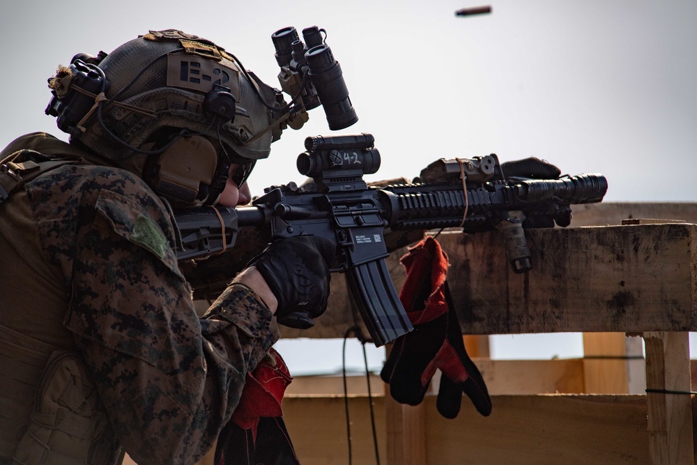 DVIDS - Images - 31st MEU Conducts Fast Rope Exercise Aboard USS ...