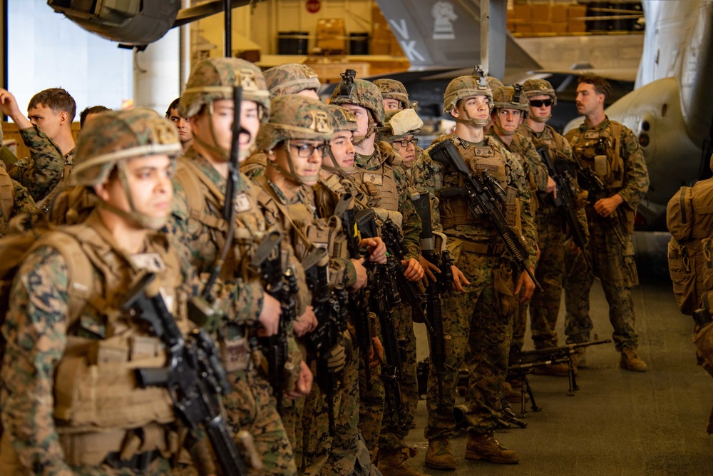 31st MEU Conducts Fast Rope Exercise Aboard USS America (LHA 6)