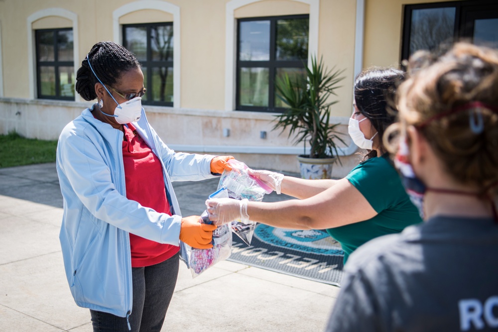 Rota Community Members Donate Homemade Masks