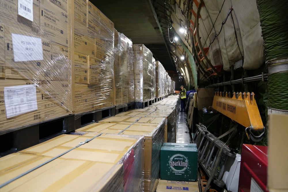 Ukrainian Cargo Plane Delivers Medical Supplies as Part of Project Airbridge