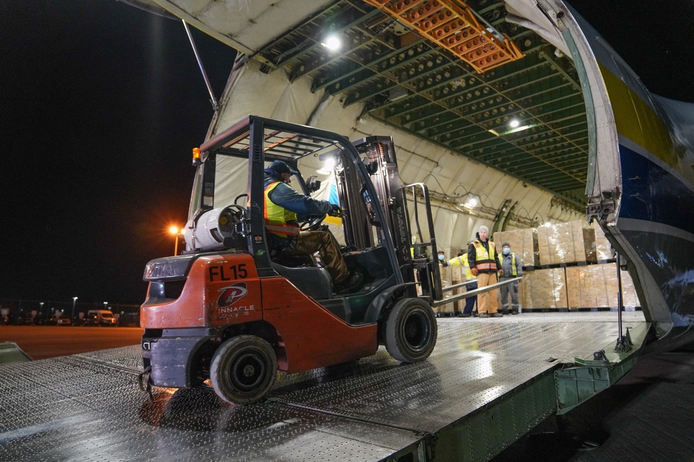 Ukrainian Cargo Plane Delivers Medical Supplies as Part of Project Airbridge