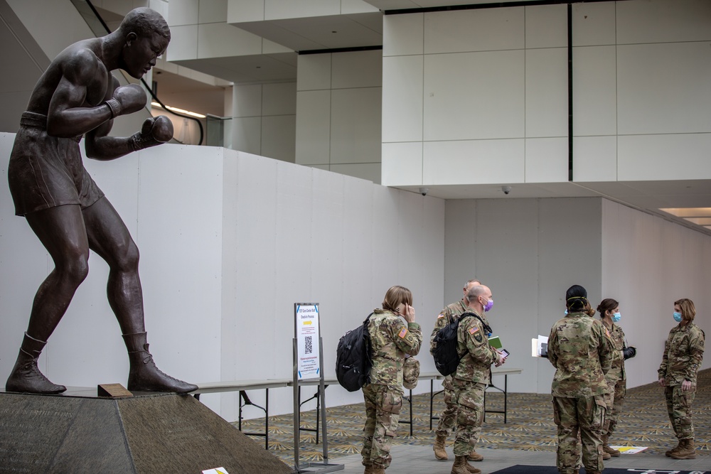 Commanding General of U.S. Army North Laura Richardson meets with personnel working in the TCF Center