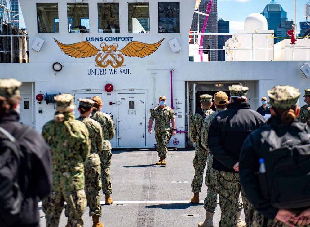 More Than 40 Medical Personnel Join the USNS Comfort Team