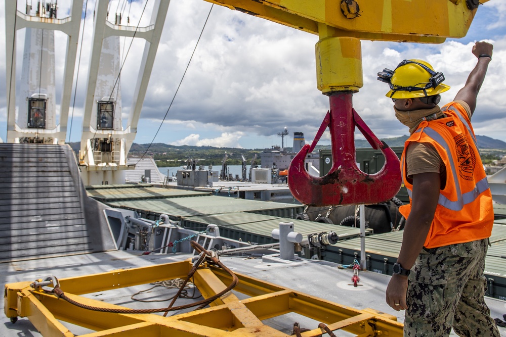 Sailors and Marines Offload EMF From USNS DAHL