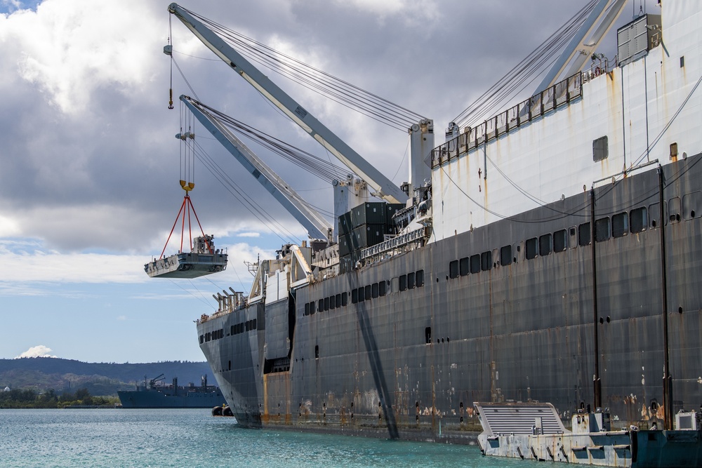 Sailors and Marines Offload EMF From USNS DAHL