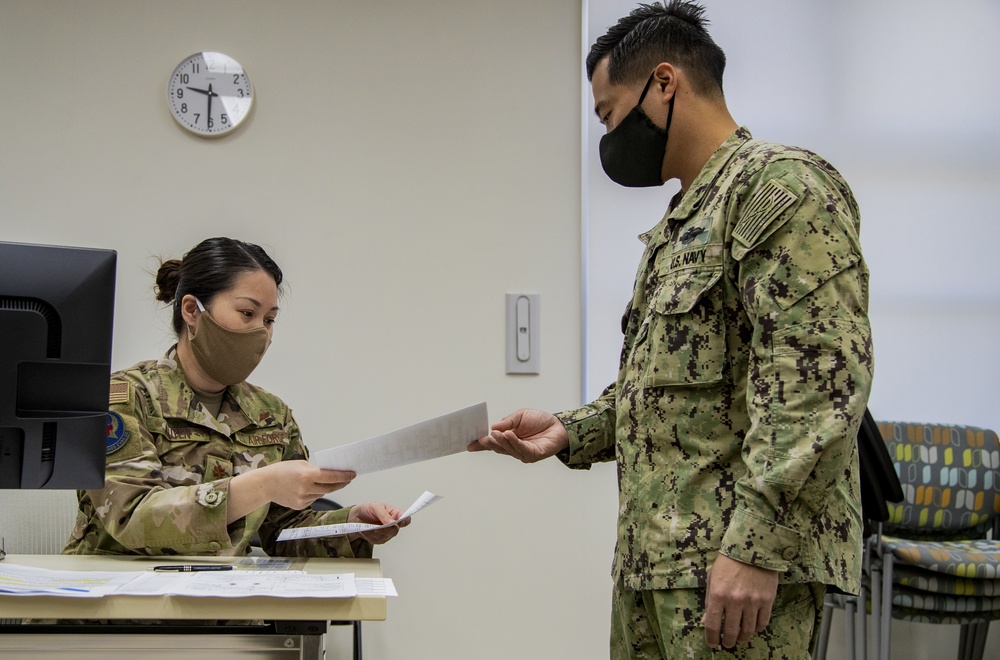 USNH Okinawa’s COVID-19 joint care line