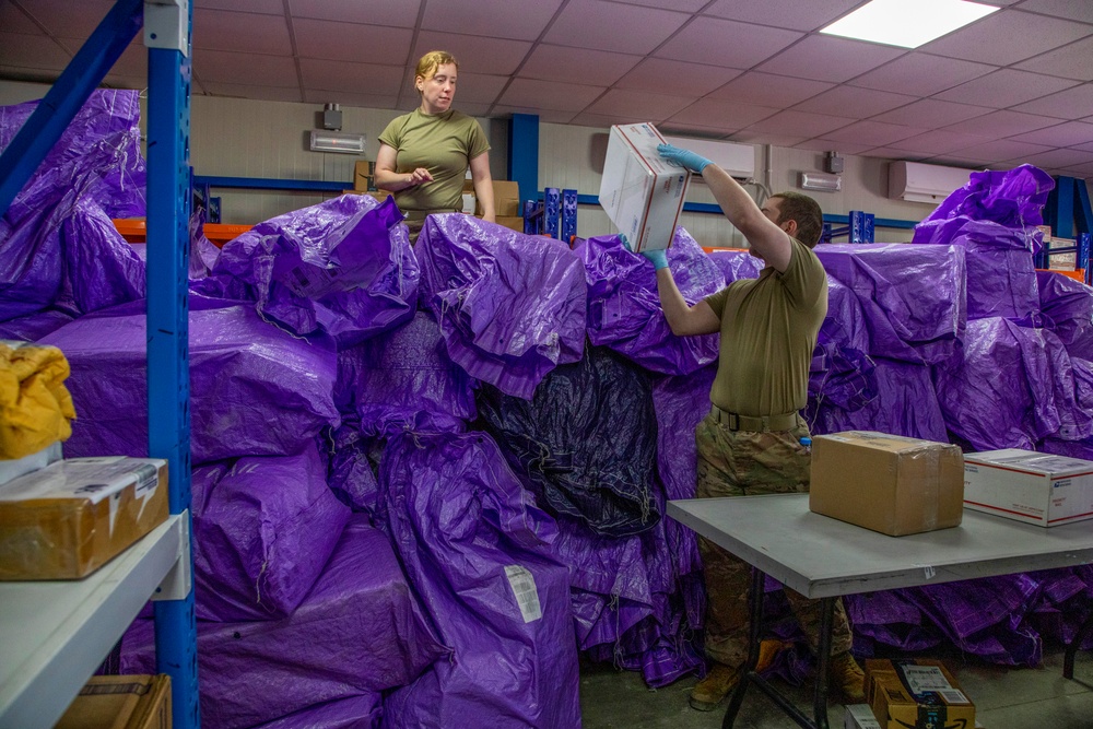 Mail delivered to Erbil Air Base