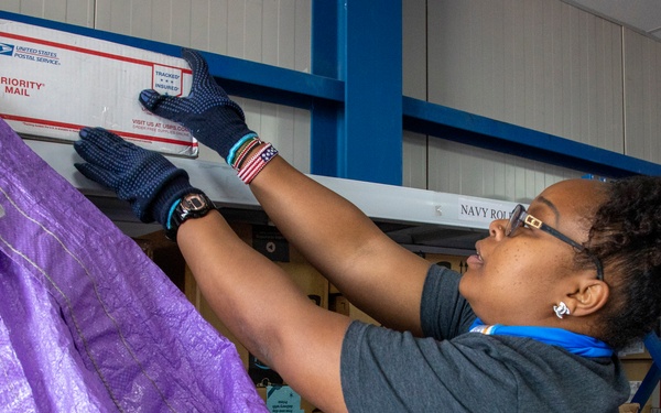 Mail delivered to Erbil Air Base
