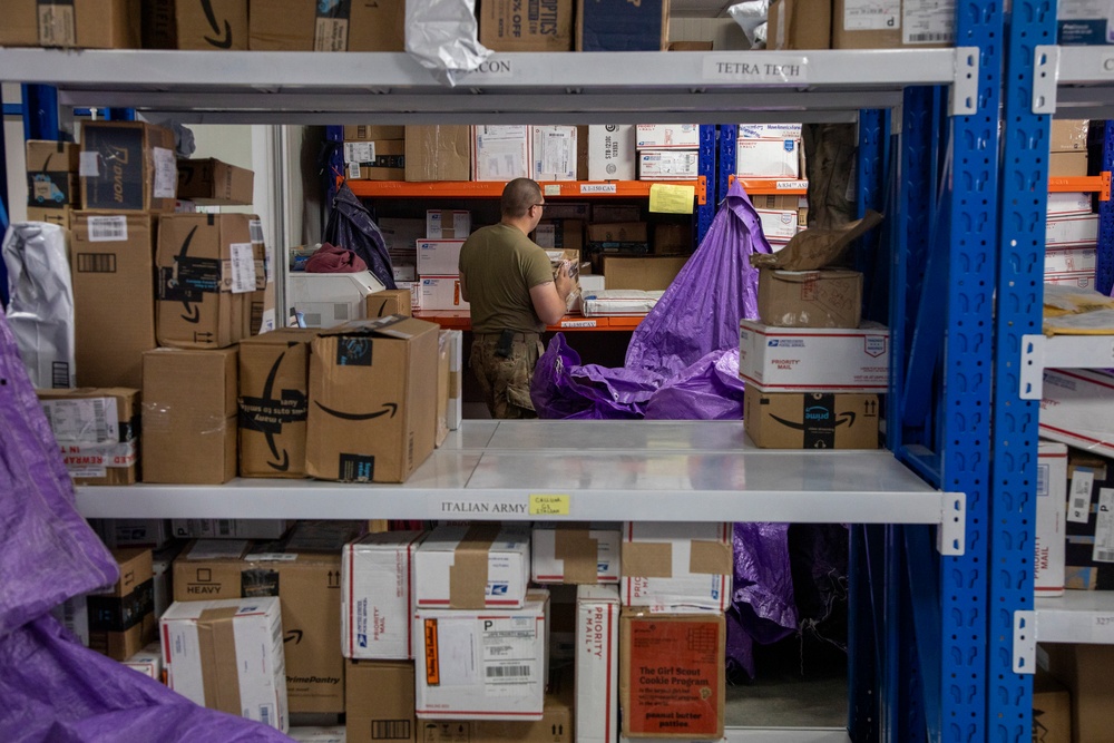 Mail delivered to Erbil Air Base