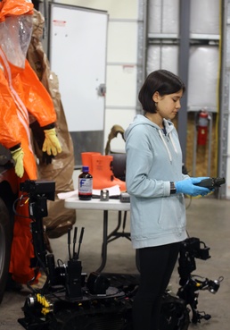 10th CST hosts student for middle school research project