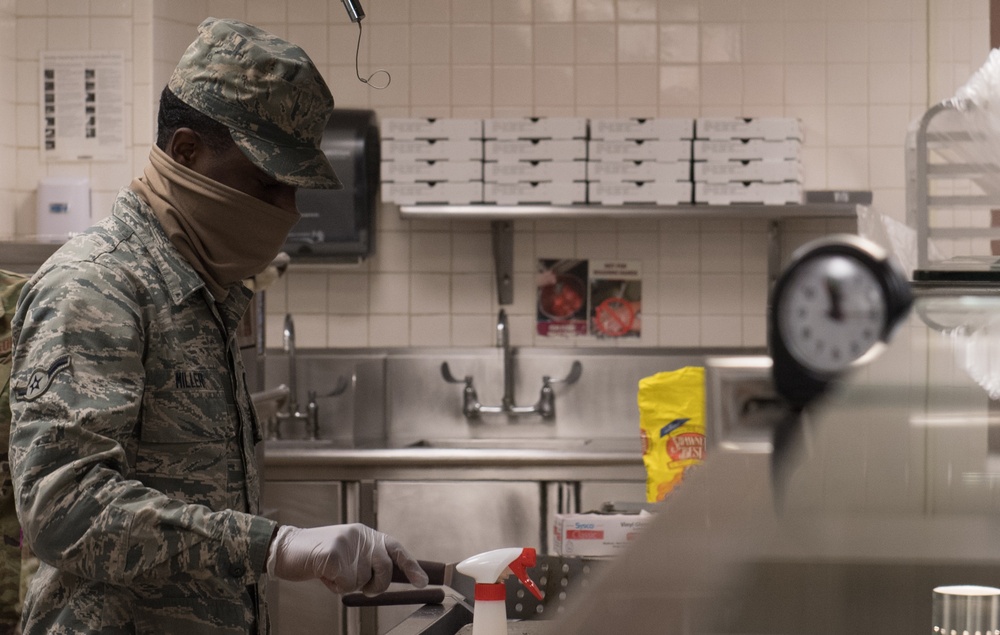 DFAC Airmen keep the masses well-fed