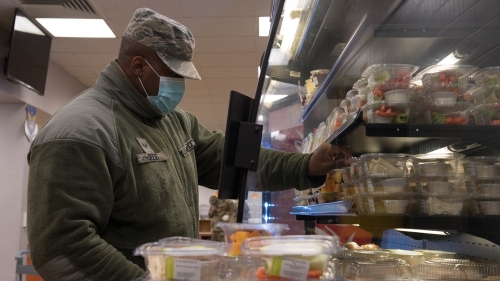 DFAC Airmen keep the masses well-fed