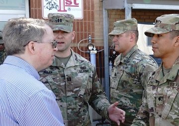 Dignitaries visit Southwest Border to meet the troops