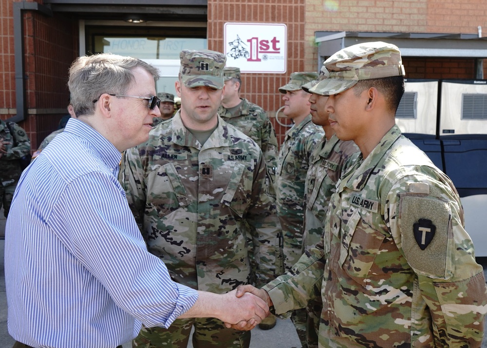 Dignitaries visit Southwest Border to meet the troops
